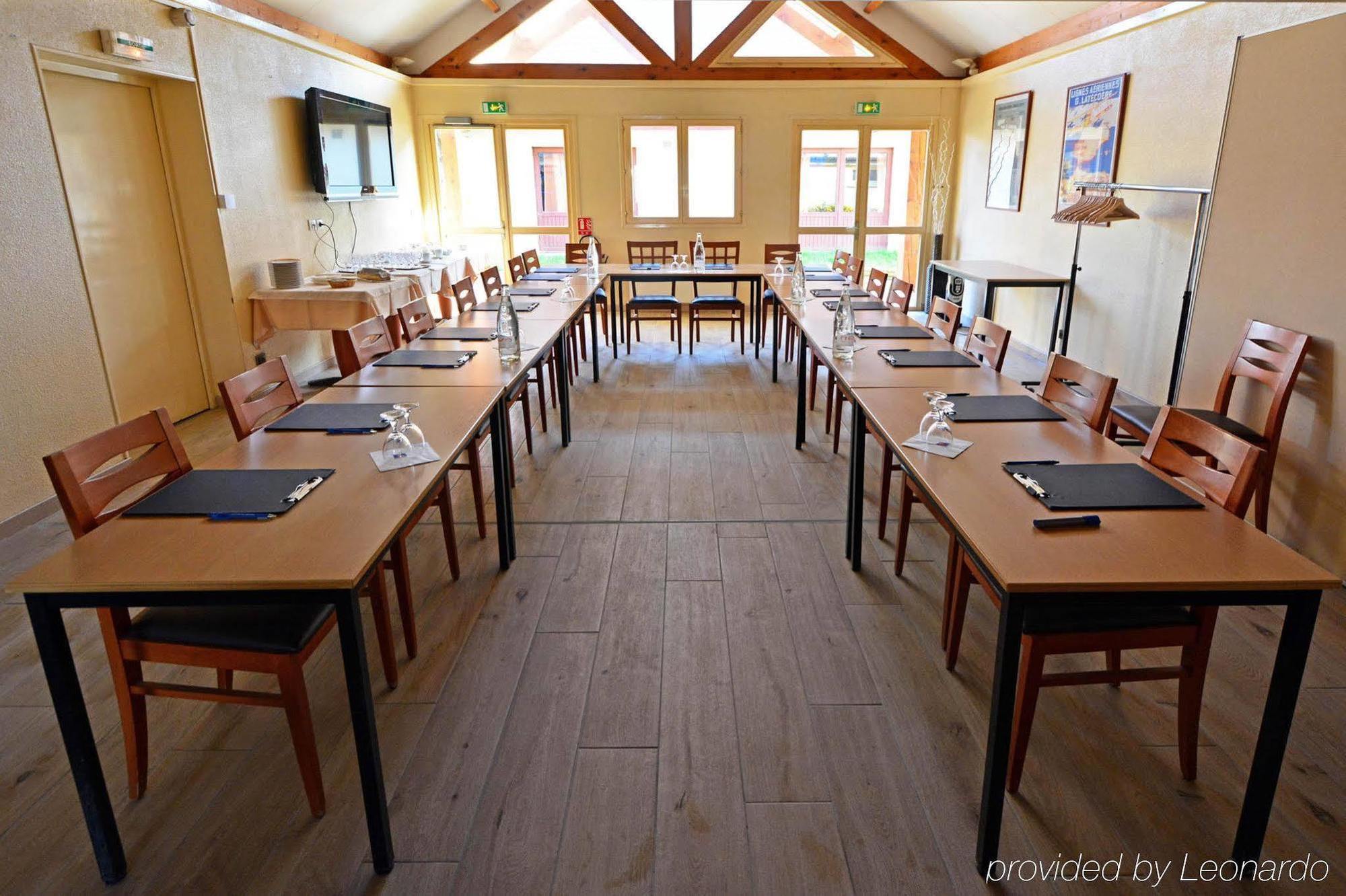 Logis - Hotel & Restaurant Des Lacs Paris Sud Viry-Châtillon Exterior photo